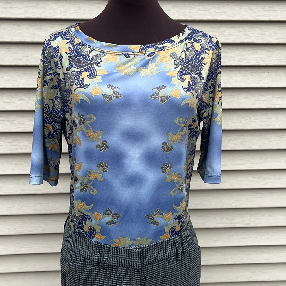 Floral blouse size medium